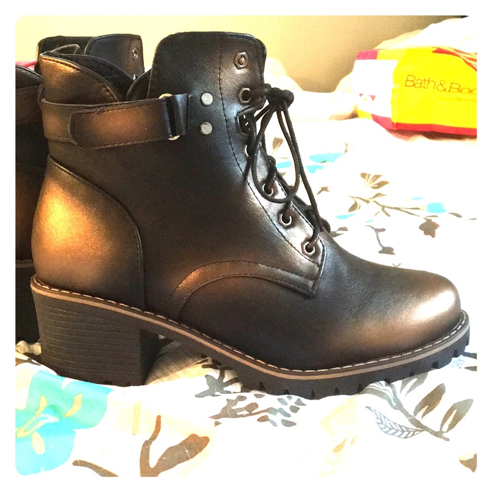 Idodood Retro Combat Boots